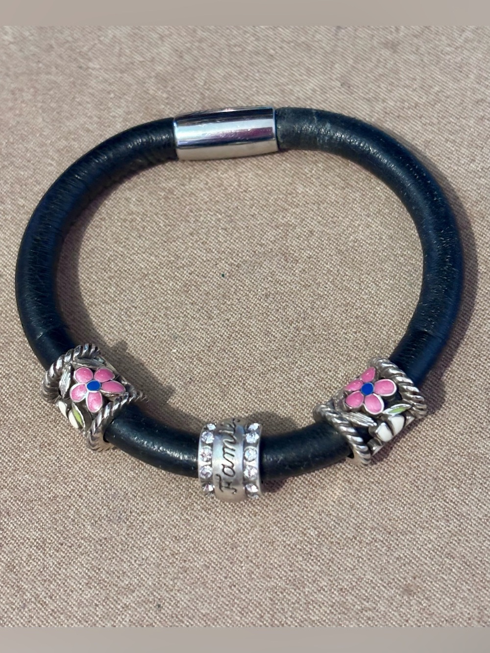 Brighton Family bead Brushed silver with clear crystals on edges Retired & rare - Picture 8 of 8